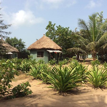 The Akwidaa Inn Buitenkant foto