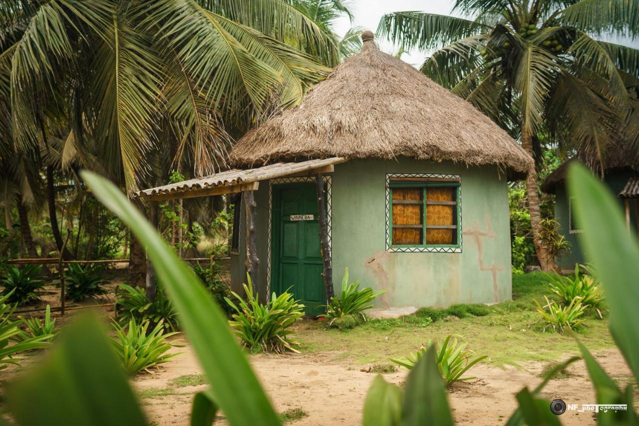 The Akwidaa Inn Buitenkant foto