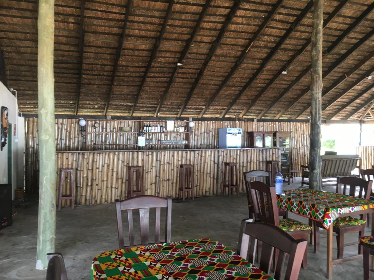 The Akwidaa Inn Buitenkant foto
