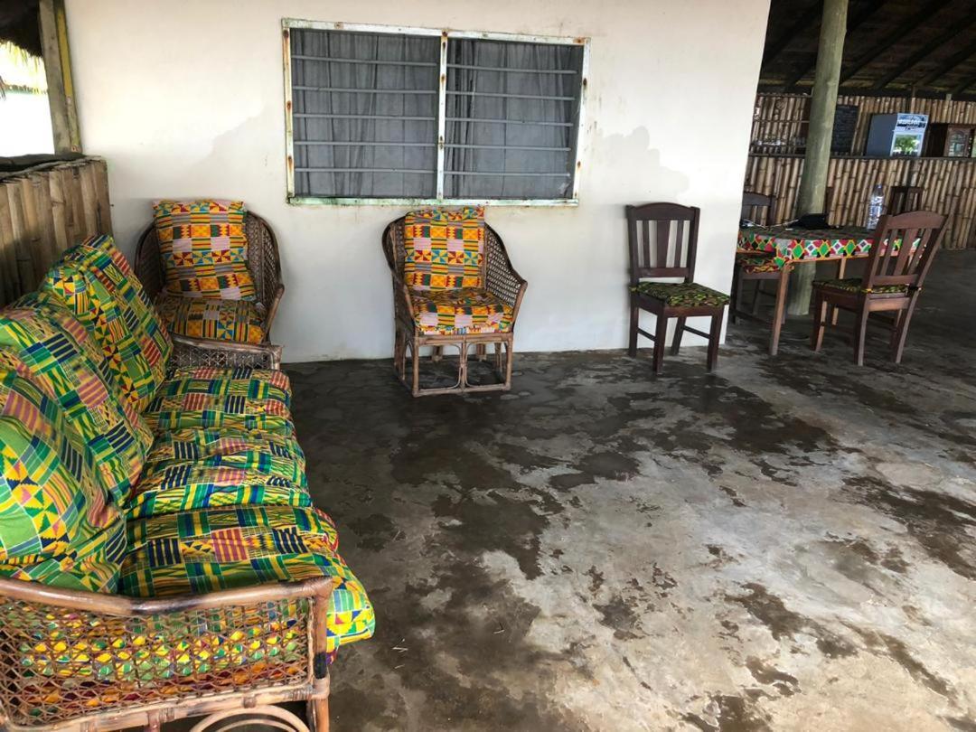 The Akwidaa Inn Buitenkant foto