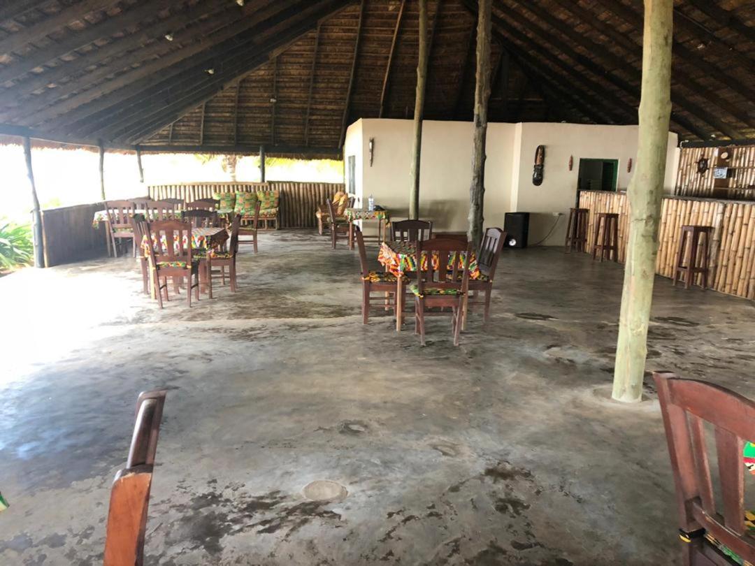 The Akwidaa Inn Buitenkant foto