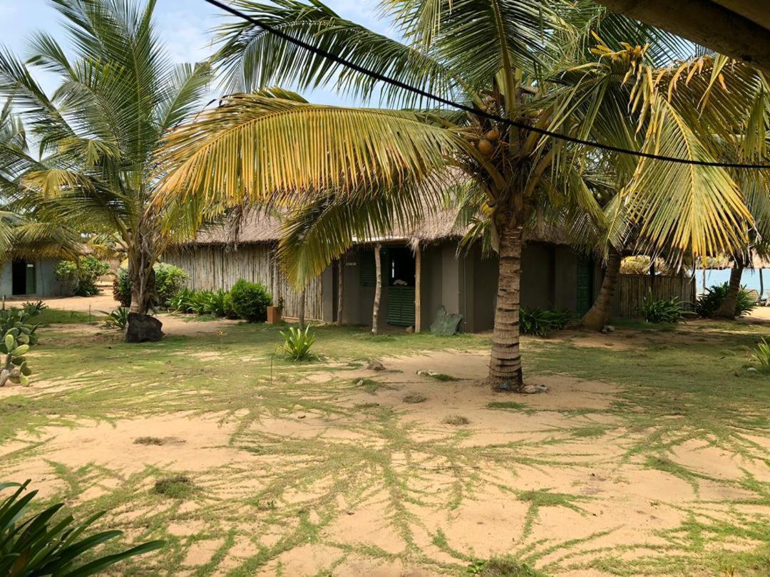The Akwidaa Inn Buitenkant foto
