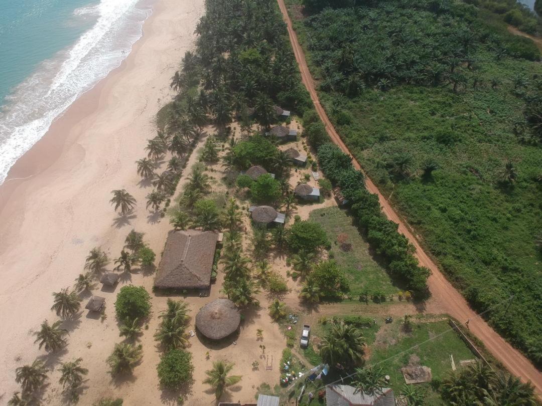 The Akwidaa Inn Buitenkant foto