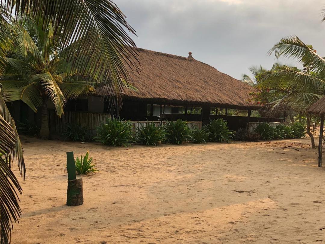 The Akwidaa Inn Buitenkant foto